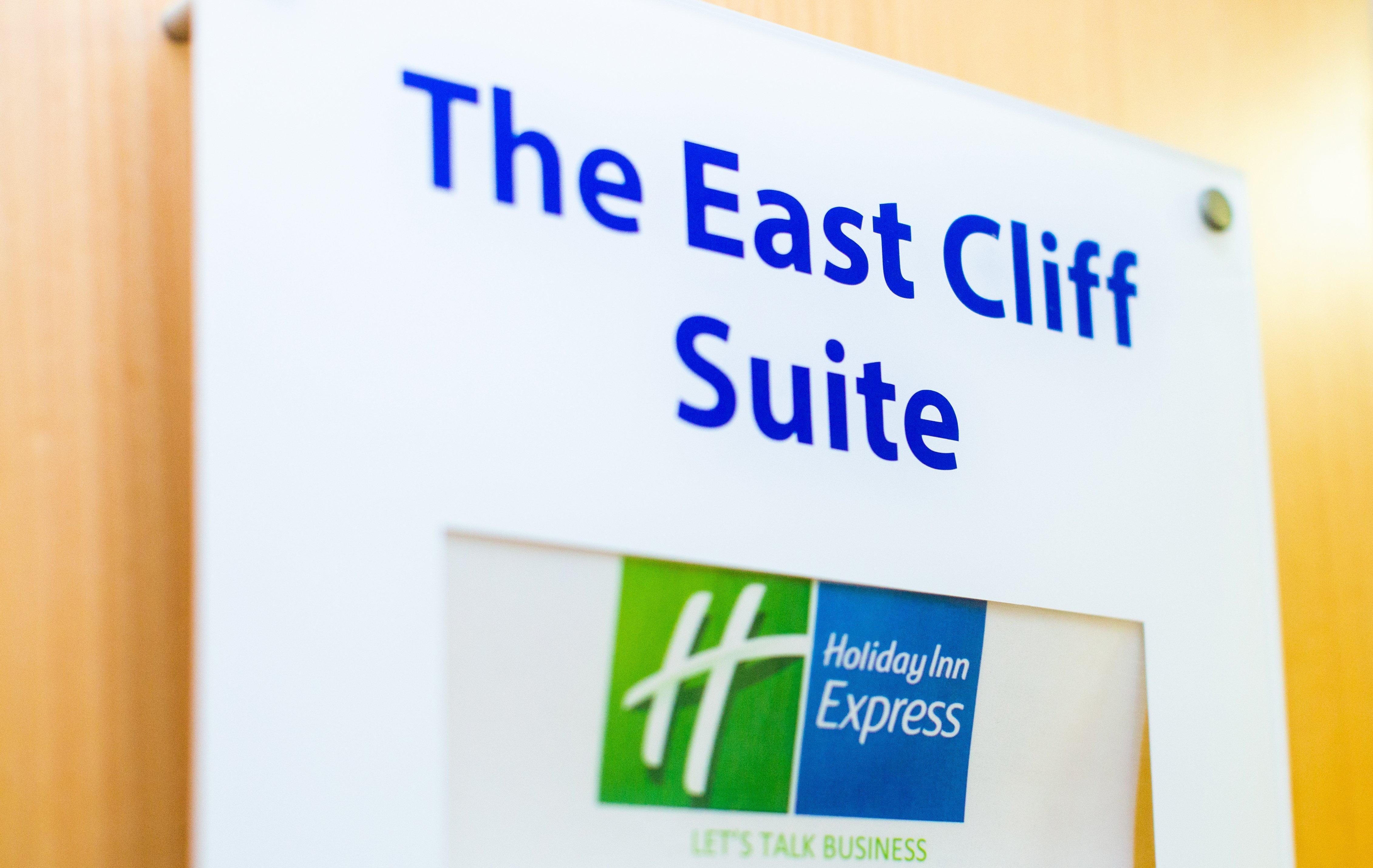 Holiday Inn Express Folkestone Channel Tunnel, An Ihg Hotel Exteriör bild