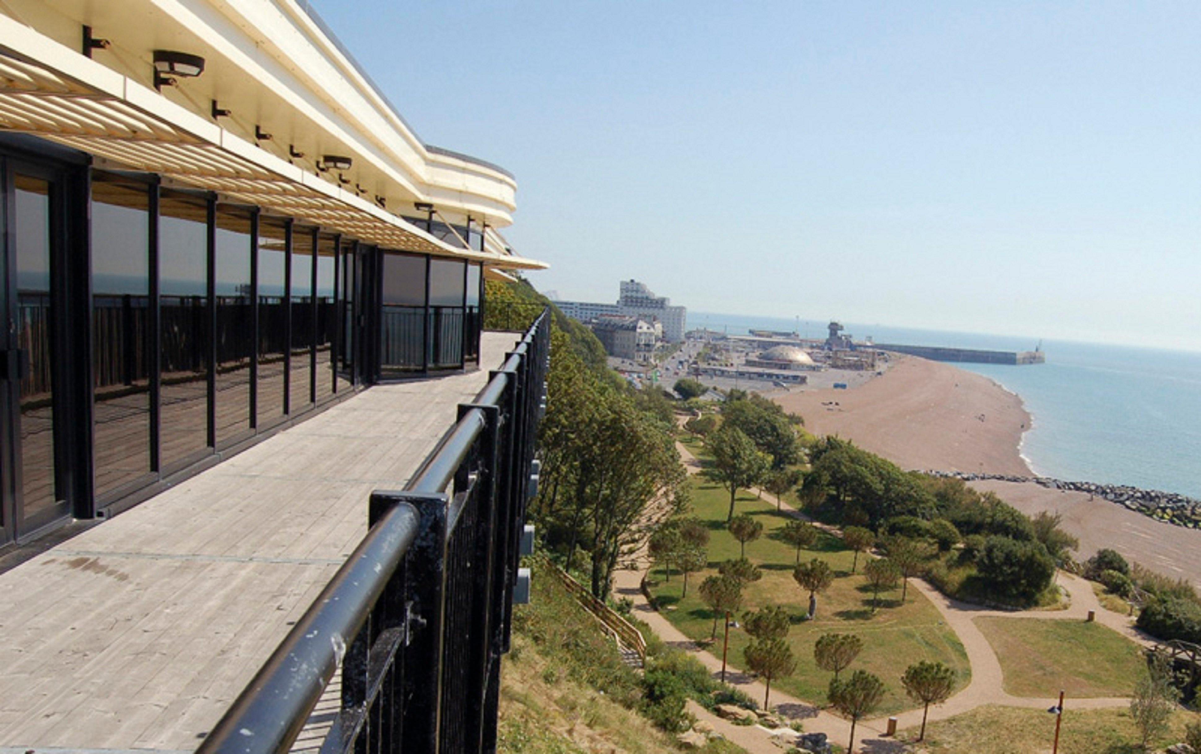 Holiday Inn Express Folkestone Channel Tunnel, An Ihg Hotel Exteriör bild