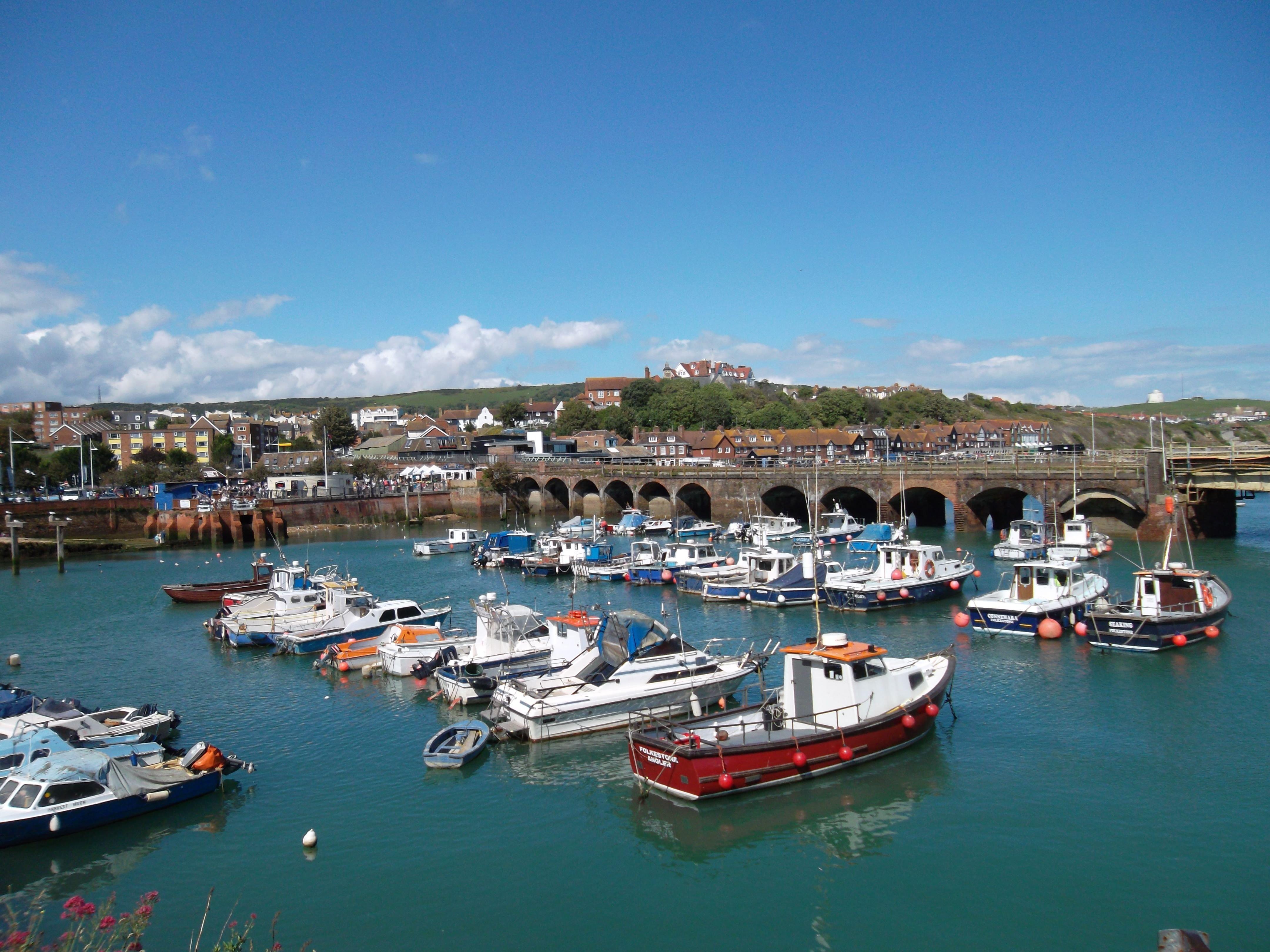 Holiday Inn Express Folkestone Channel Tunnel, An Ihg Hotel Exteriör bild